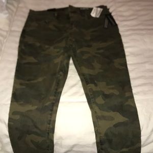 Camouflage jeans